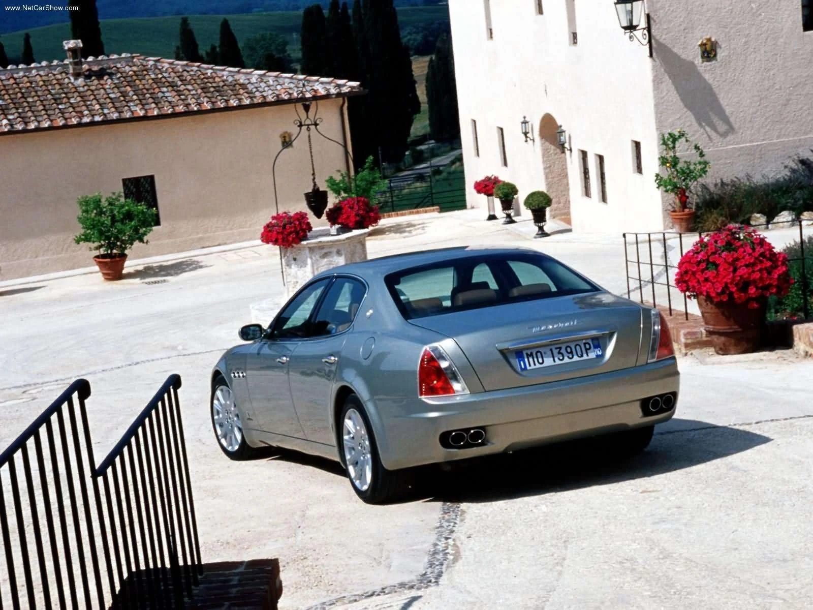 Hình ảnh siêu xe Maserati Quattroporte 2004 & nội ngoại thất