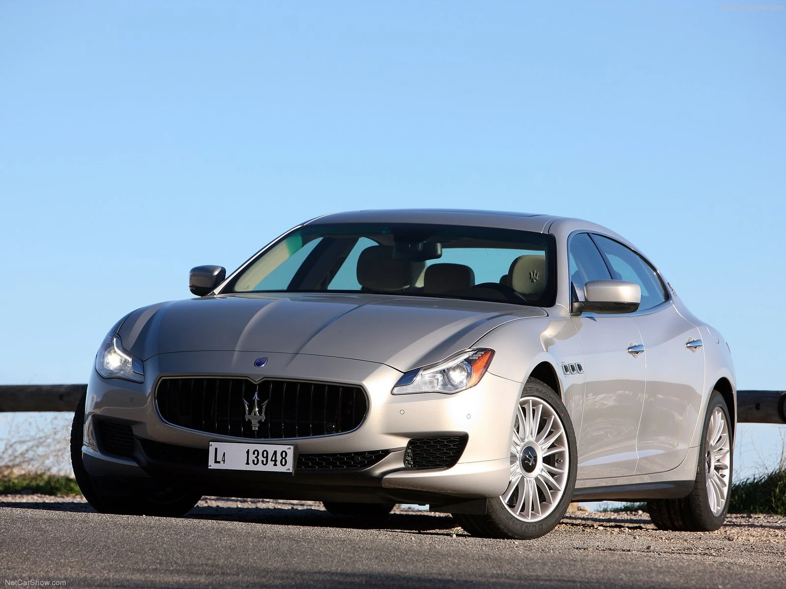 Hình ảnh siêu xe Maserati Quattroporte 2013 & nội ngoại thất