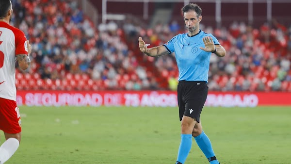 González Esteban pitará el Málaga - Tenerife