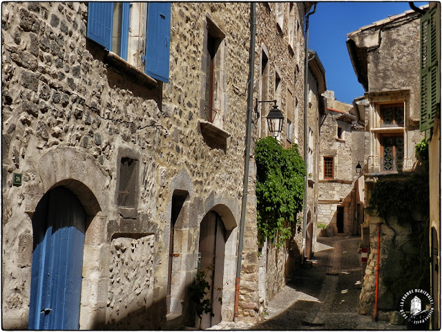 ROCHEMAURE (07) - Château-fort et village fortifié