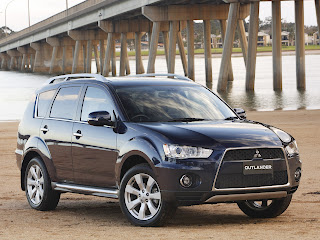 Mitsubishi Outlander Pictures