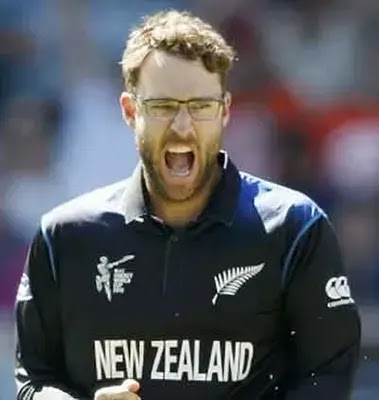 Daniel Vettori Playing for New Zealand National Cricket Team