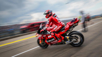 MotoGP Jerman 2025 - Jangan Senang Dulu Marc Marquez Cuma Posisi 3, Ini Bukti Raja Sachsenring Sebenarnya Simpan Kekuatan
