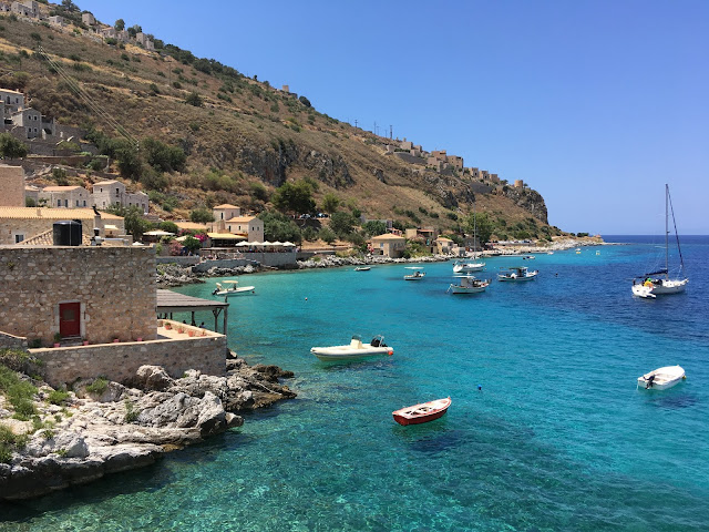 παράξενο πιρούνι, paraxeno pirouni