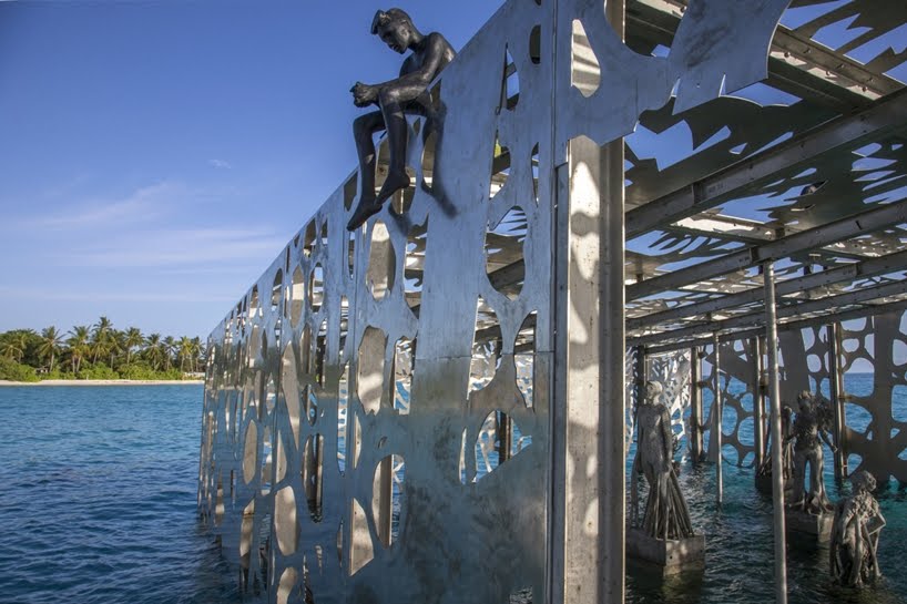 The Coralarium: una instalación escultórica semi-sumergida en el Océano Índico