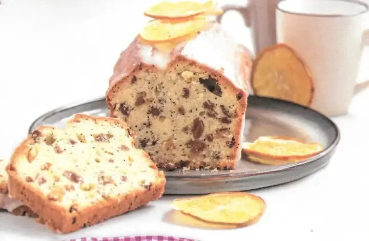 Plumcake profumato con uvetta e arance candite