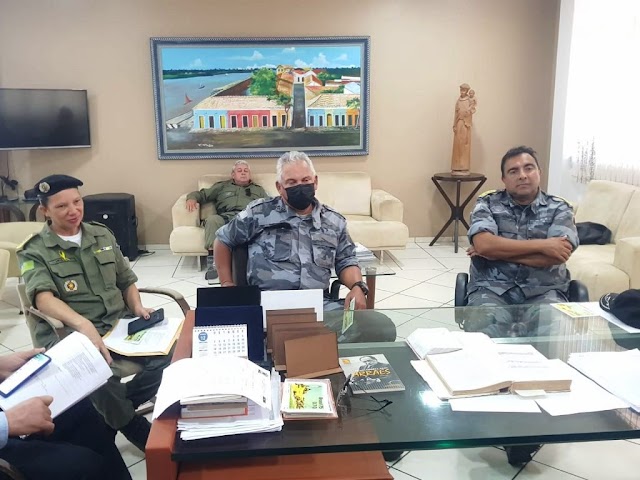 Comandantes de batalhões da Polícia Militar fazem visita de cortesia ao prefeito Mão Santa