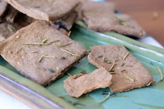 Crackers de sarraceno con romero