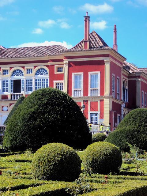 Visitors from all over the world travel to see the vibrant blue and white azulejos at the Palacio Fronteira in Lisbon, Portugal. All photography and artwork in this post are the property of Penny Ewles-Bergeron. Unauthorized use is prohibited.