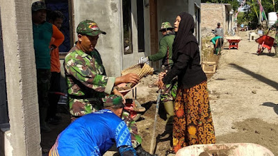 Partisipasi Ibu-ibu Mojosongo, Sulut Semangat Prajurit TNI Di TMMD Sengkuyung I TA. 2019