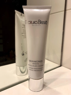 https://www.naturabisse.com/es/es/diamond-collection/diamond-white/diamond-white-rich-luxury-cleanse/31C101.html