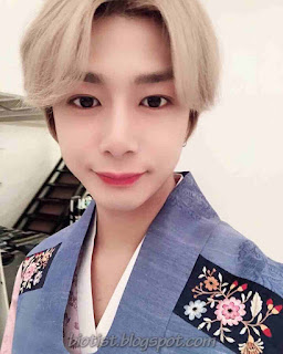 Monsta X Hyungwon Selca Photos