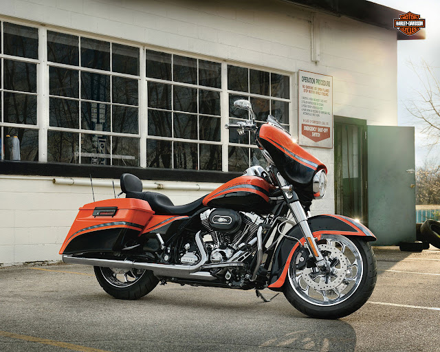 Harley-Davidson-FLHX-StreetGlide-2012