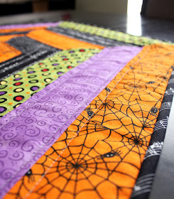 Spiderweb Table Topper quilting