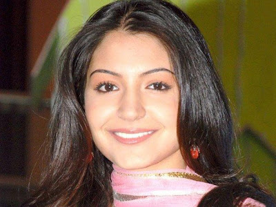 Anushka Sharma Normal Resolution HD Wallpaper 10