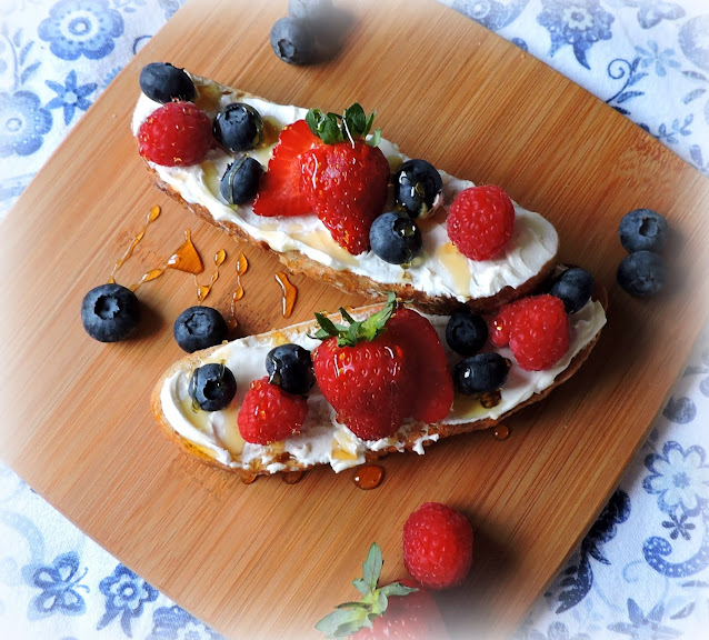 Fresh Berry Crostini