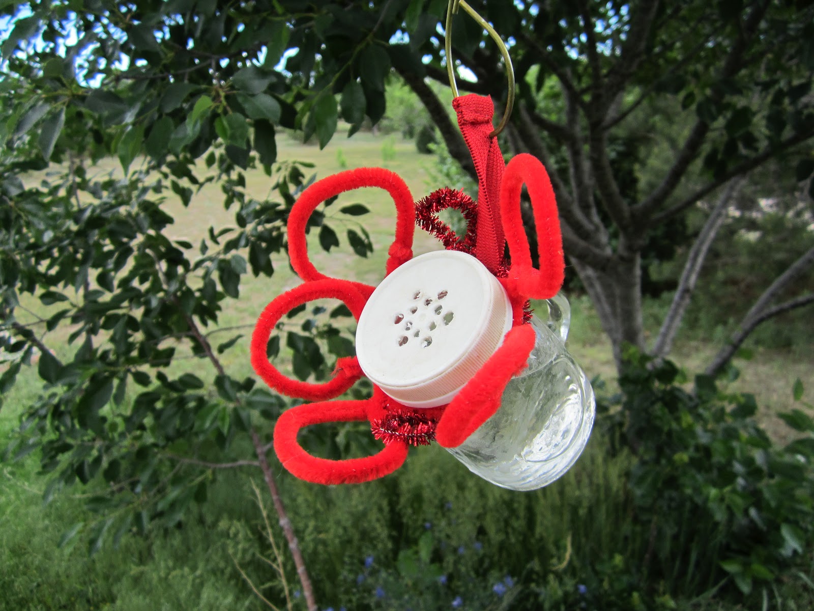  to pick up the loop in the elastic Voila! A hummingbird feeder