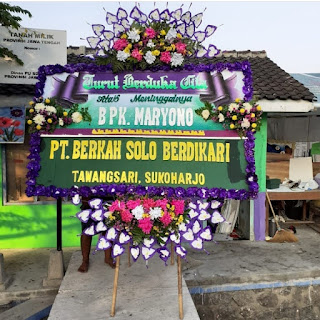Hand Bouquet Murah Di Malang | 0858 9489 4491 | Toko Bunga Papan Di Malang