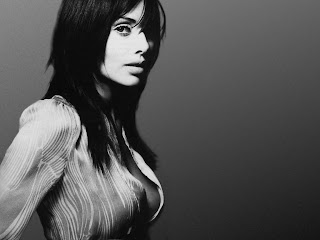 Free wallpapers without watermarks of Natalie Imbruglia at Fullwalls.blogspot.com