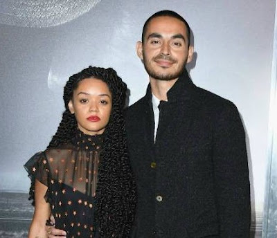 Manny Montana with his wife Adelfa in an award show