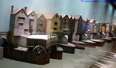 Londres Museum of Docklands Maquette d'un pont de bateaux sur la Tamise