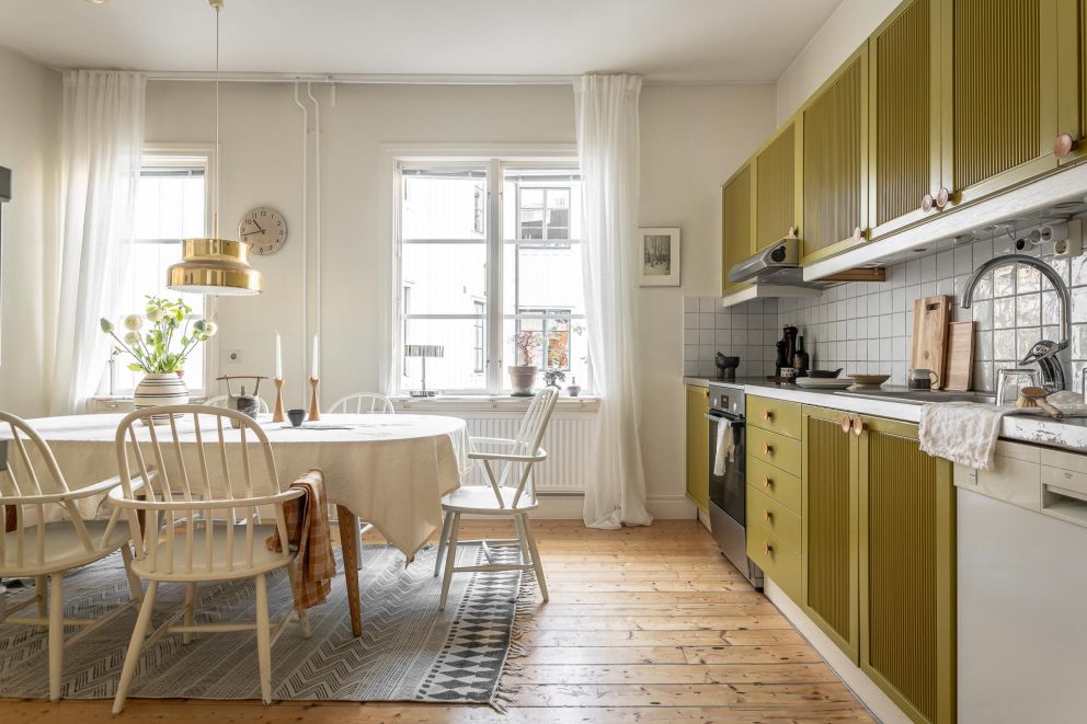Un affascinante arredamento vintage: l'eleganza senza tempo di un appartamento scandinavo