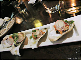 The Hourly Oyster House: Fried Duxbury Oysters