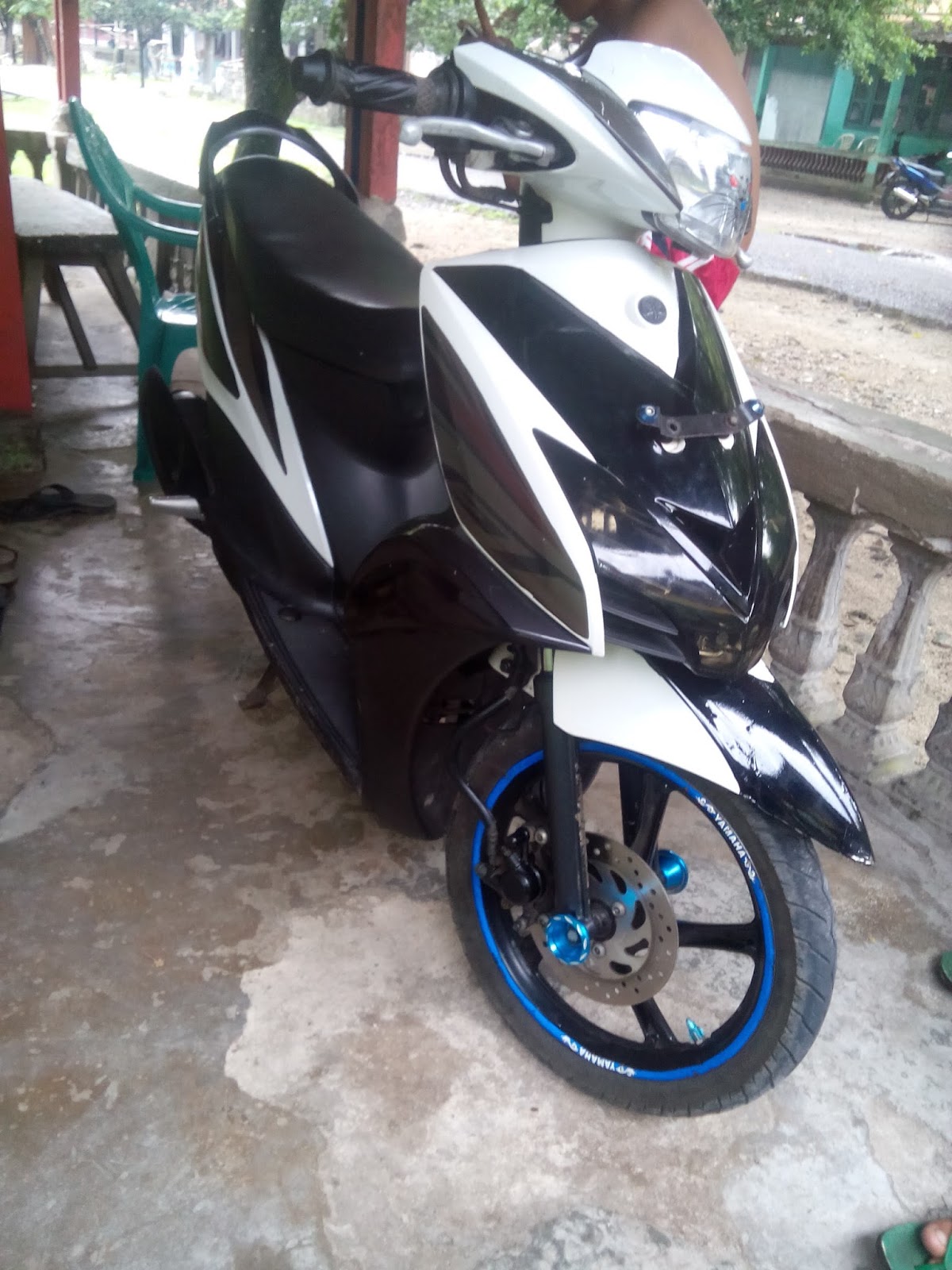 Foto gambar modifikasi cutting sticker mio gt karburator 