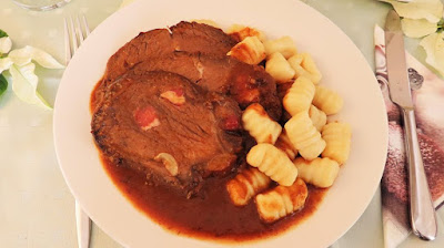 Splitska pašticada / Traditional stewed beef in gravy sauce