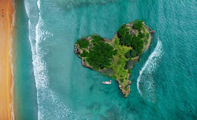 Beautiful heart-shaped travel destinations to warm up your heart