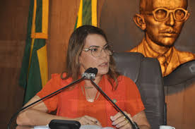 Vereadora Fabiana Gomes propõe programa "Mutirão Dívida Zero" em Campina Grande