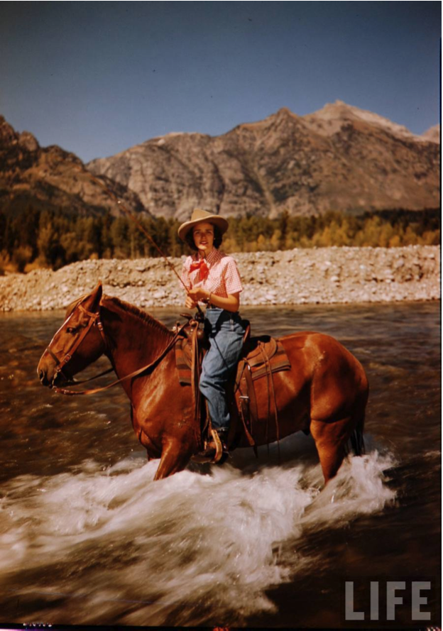 SCENE | Horseback Fishing