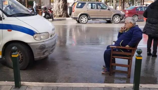 ΕΓΙΝΕ ΚΑΙ ΑΥΤΟ ! !  ΧΙΩΤΗΣ... «ΕΓΡΑΨΕ» ΤΟ ΠΑΡΑΝΟΜΟ ΠΑΡΚΑΡΙΣΜΕΝΟ ΑΥΤΟΚΙΝΗΤΟ ΤΗΣ ΤΡΟΧΑΙΑΣ ΠΟΥ ΤΟΝ «ΕΓΡΑΨΕ»...!!!