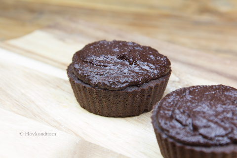 Fudge Chocolate Cake with Chocolate Frosting