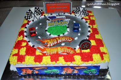  Wheels Birthday Cake on Izah S Kitchen  Hot Wheels Birthday Cake For Aryan