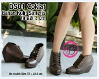 Sepatu Boots Wanita DS01 Kulit Sintetis