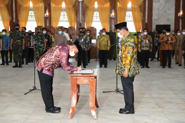 Gubernur Kalsel Lantik Rizal Akbar Sebagai Komisaris Bank Kalsel 