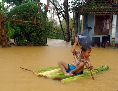 Lũ đến miền Trung ơi, chuyện bình thường mà.