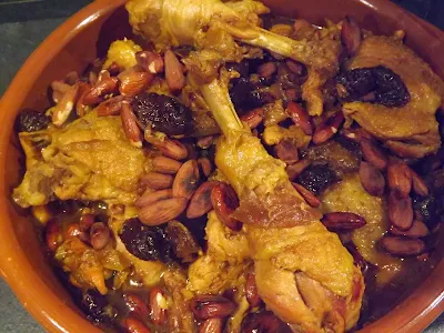 pollo con ciruelas