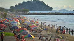 Tumbuh Seperti Jamur Kala Musim Hujan, Tenda Ceper di Pantai Padang Masuk Radar Penertiban