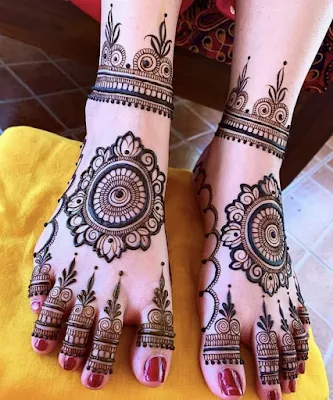 Simple foot mehndi designs