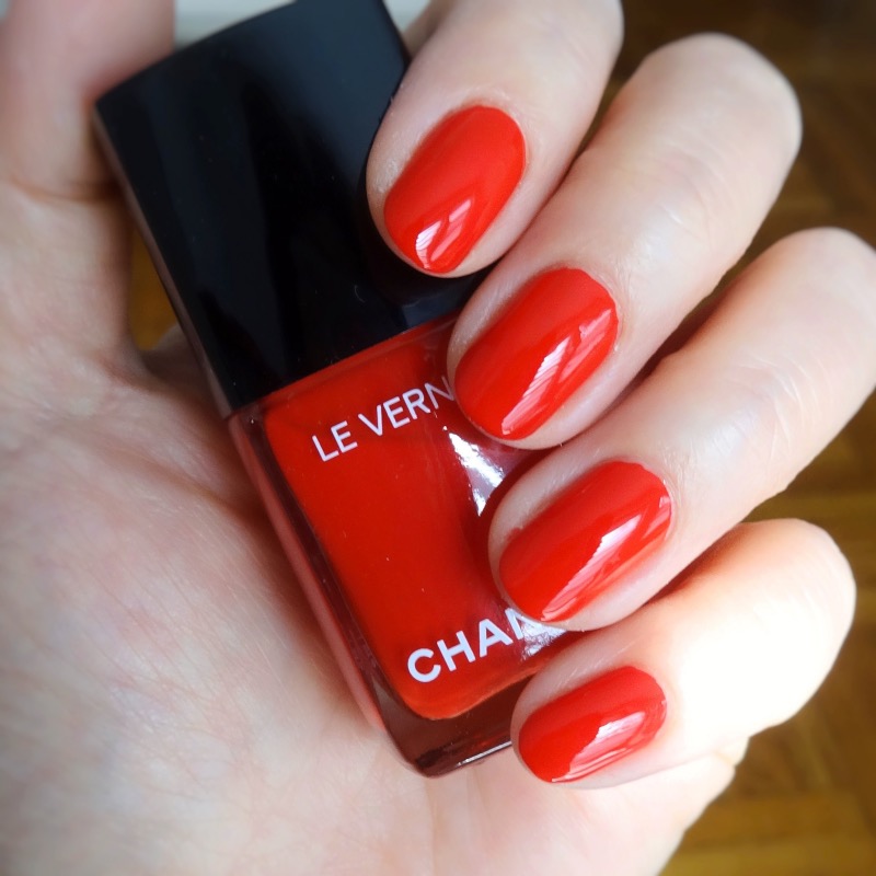 Chanel Le Vernis 147 Incendiarie swatch