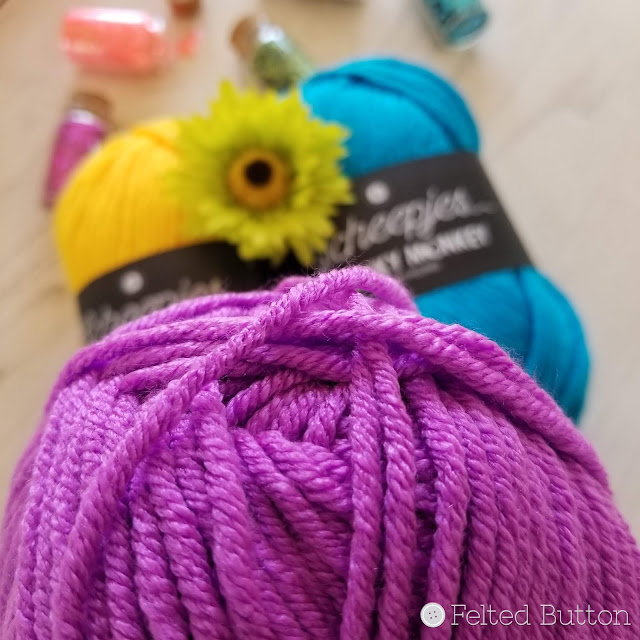 Rinske Square | free crochet pattern by Susan Carlson of Felted Button -- Colorful Crochet Patterns made with Scheepjes Chunky Monkey