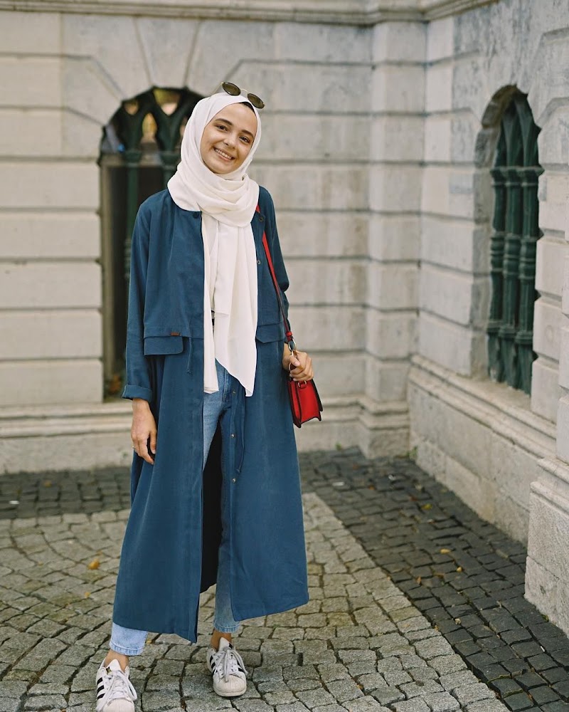 Inspirasi Spesial Trendy Muslimah Fashion, Ilustrasi Hijab