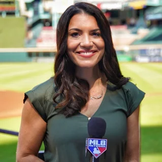 Picture of  Alanna Rizo reporting the news