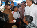 Saat "Maronan" di Pasar Tumpah Laguboti: 'Dari Pagi Belum Buka Dasar Pak Bupati...'