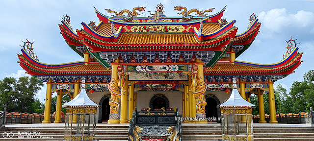 Sarawak Lian Hua San Ching Tien Temple