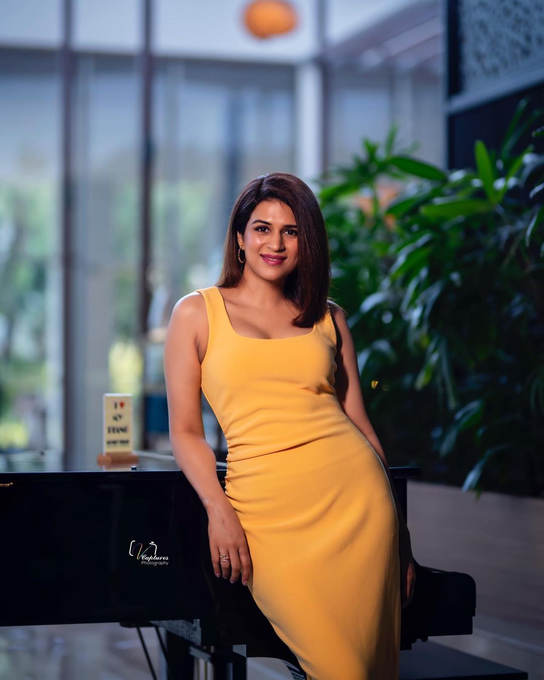 Shraddha Das yellow dress hot