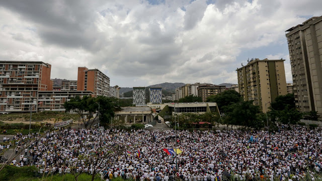 Gobierno vs Oposición: escenarios políticos futuros