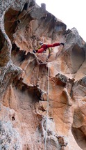 Rolando Larcher sul 5 tiro di Tafunata Galattica (7a----b) - Foto Maurizio Oviglia